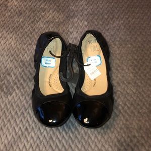NWT Black Casual Flats B16